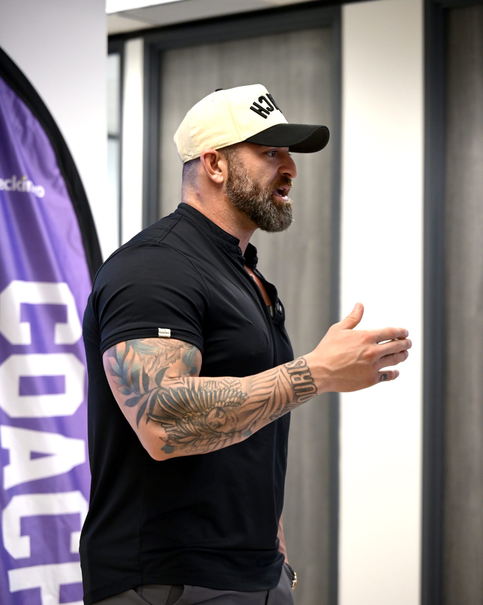 AR Funnel coach speaking at a workshop